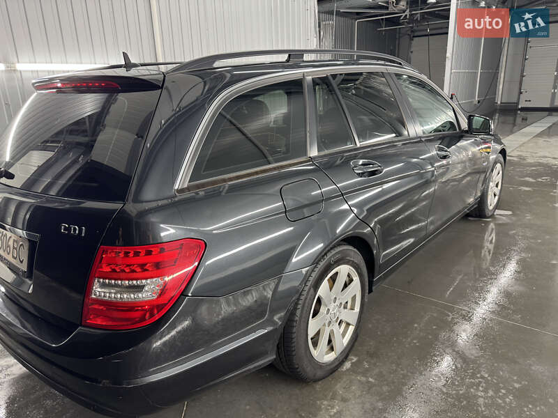 Универсал Mercedes-Benz C-Class 2012 в Киеве
