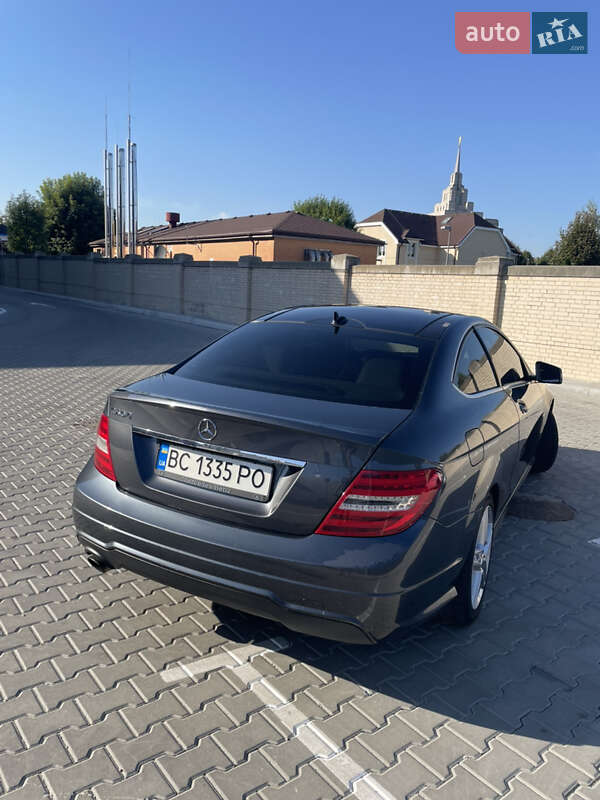 Купе Mercedes-Benz C-Class 2011 в Киеве фото 5 Купе Mercedes-Benz C-Class 2011 в Киеве