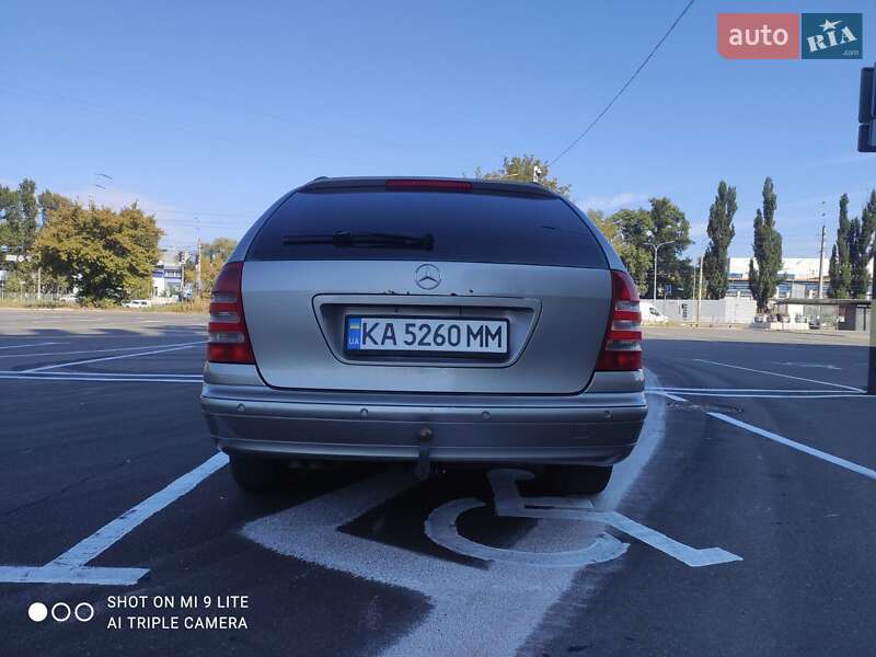 Универсал Mercedes-Benz C-Class 2004 в Киеве