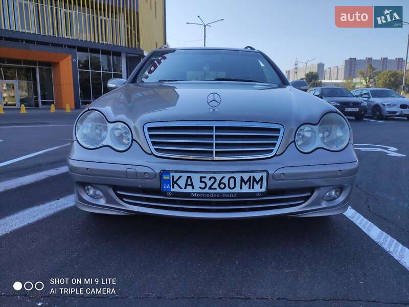 Универсал Mercedes-Benz C-Class 2004 в Киеве