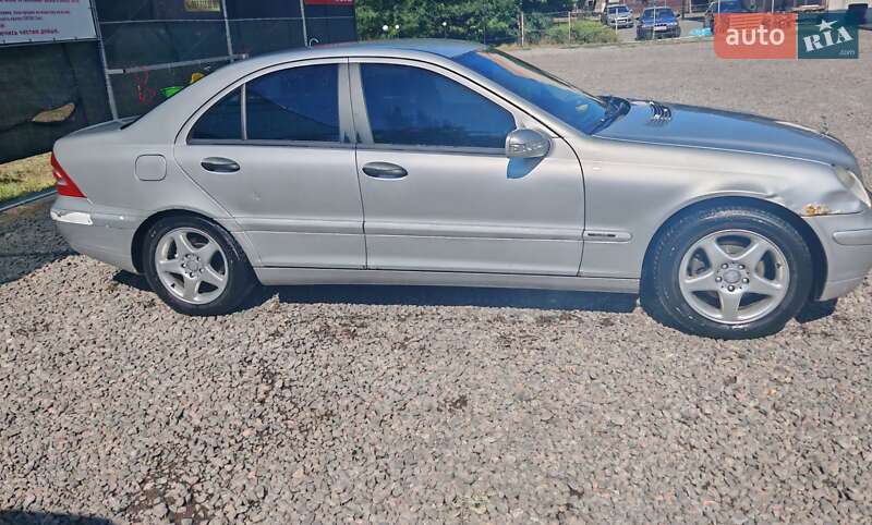 Mercedes-Benz C-Class 2003