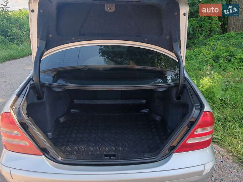 Седан Mercedes-Benz C-Class 2003 в Броварах фото 8 Седан Mercedes-Benz C-Class 2003 в Броварах