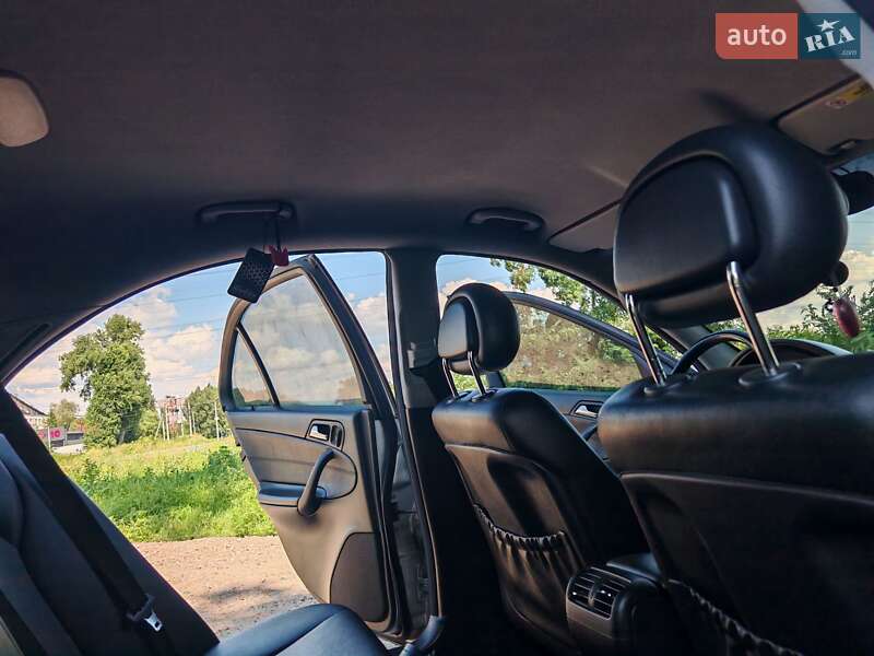 Седан Mercedes-Benz C-Class 2003 в Броварах фото 24 Седан Mercedes-Benz C-Class 2003 в Броварах