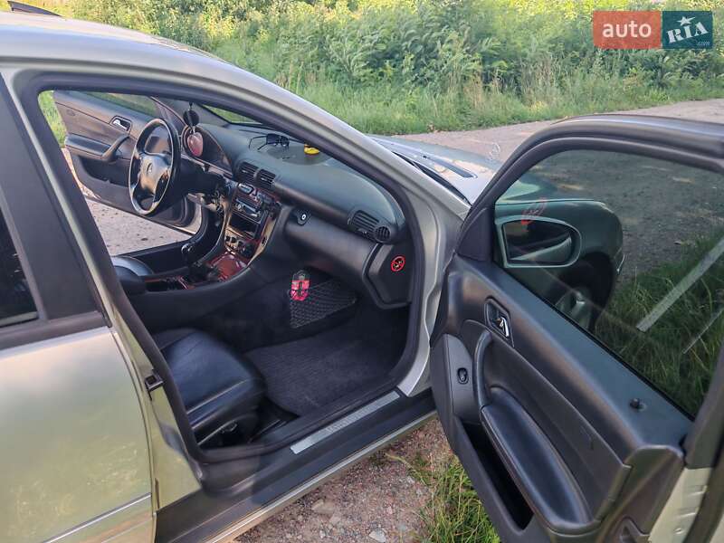 Седан Mercedes-Benz C-Class 2003 в Броварах