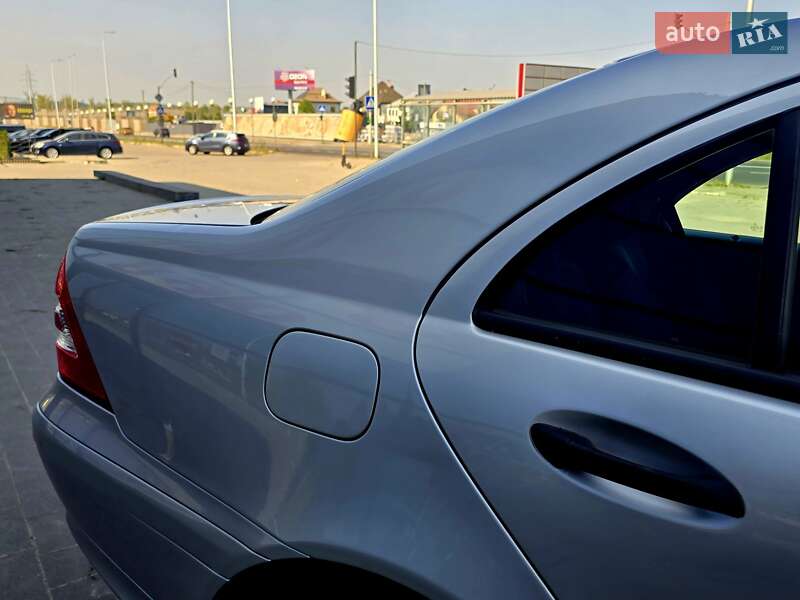 Седан Mercedes-Benz C-Class 2005 в Ивано-Франковске