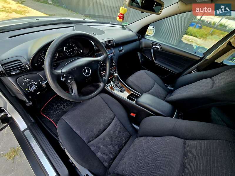 Седан Mercedes-Benz C-Class 2005 в Ивано-Франковске