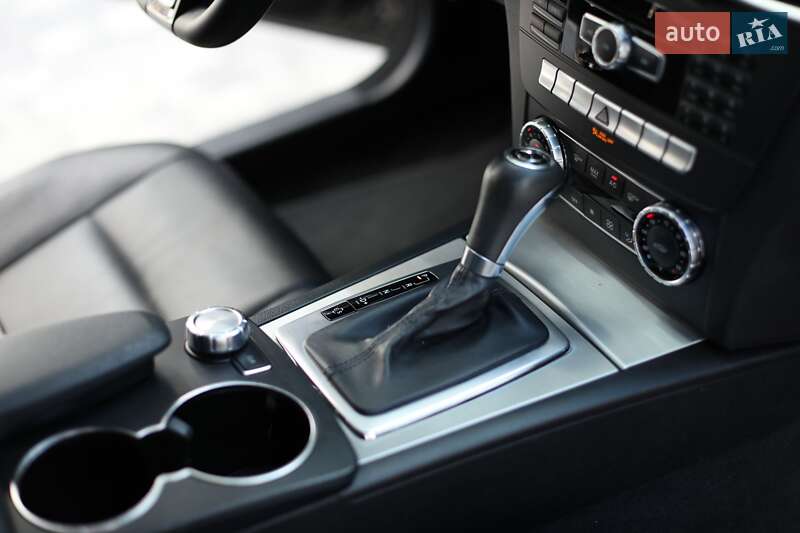 Седан Mercedes-Benz C-Class 2012 в Винниках