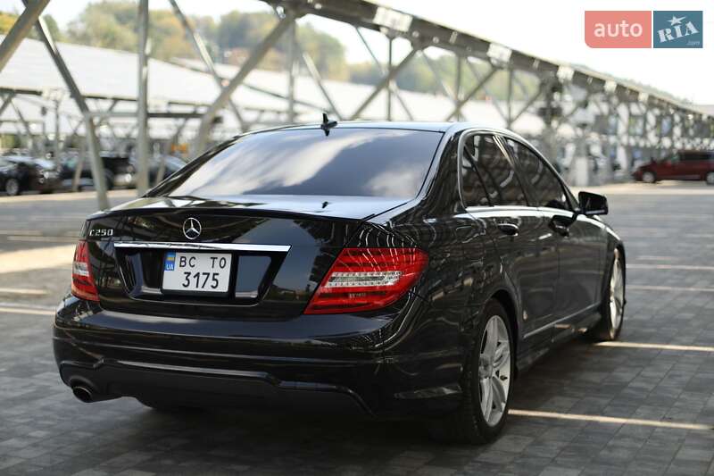 Седан Mercedes-Benz C-Class 2012 в Винниках