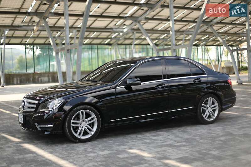 Седан Mercedes-Benz C-Class 2012 в Винниках