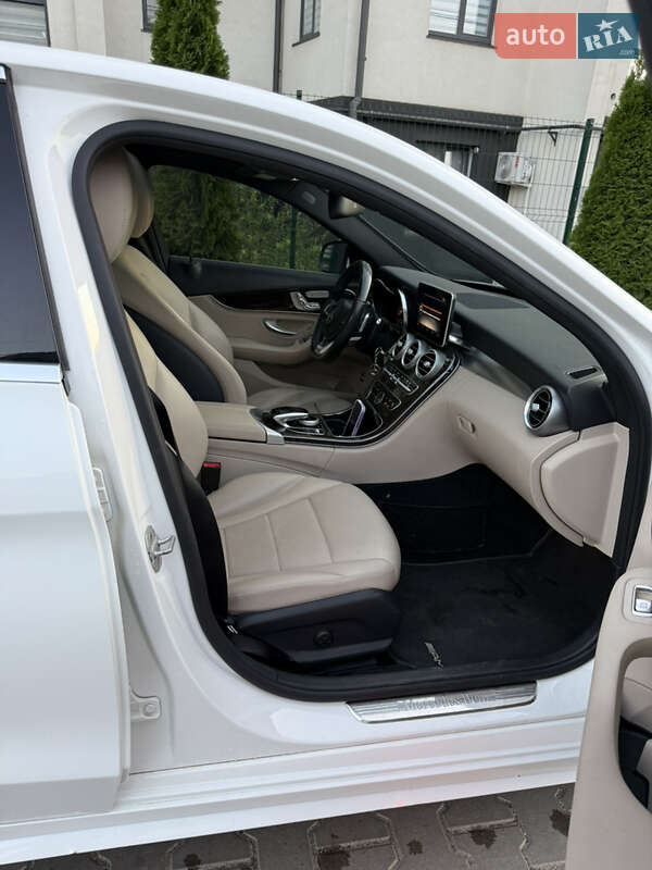 Седан Mercedes-Benz C-Class 2015 в Черновцах