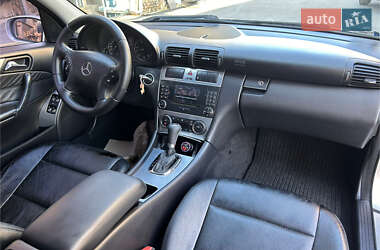 Універсал Mercedes-Benz C-Class 2004 в 