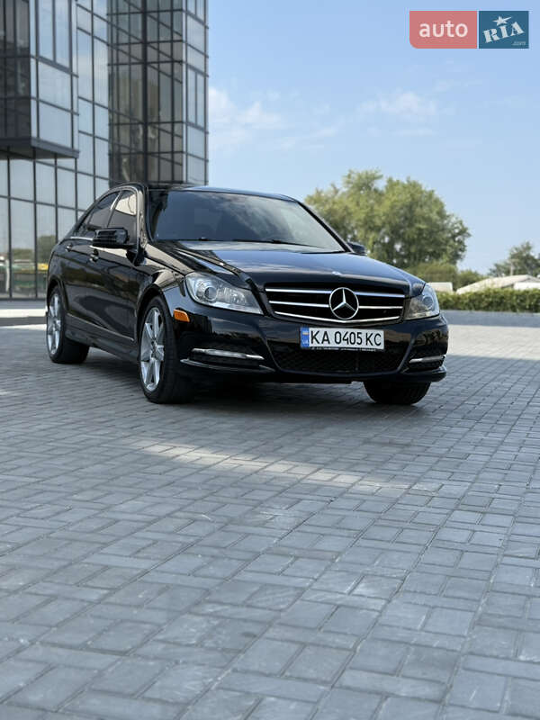 Седан Mercedes-Benz C-Class 2013 в Дніпрі фото 3 Седан Mercedes-Benz C-Class 2013 в Дніпрі