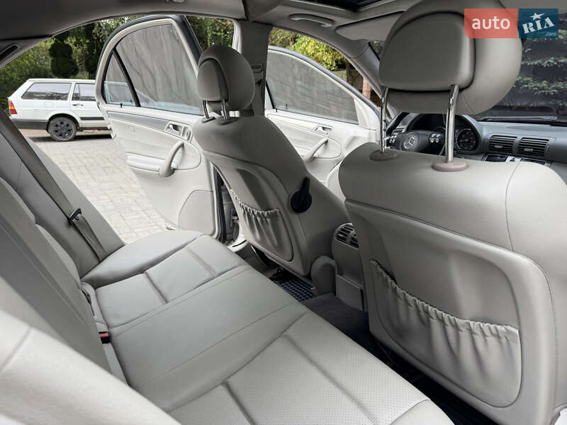 Седан Mercedes-Benz C-Class 2005 в Дрогобичі