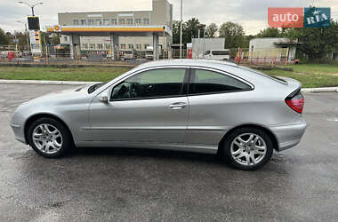 Купе Mercedes-Benz C-Class 2001 в 