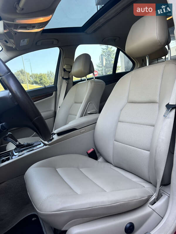 Седан Mercedes-Benz C-Class 2014 в Киеве
