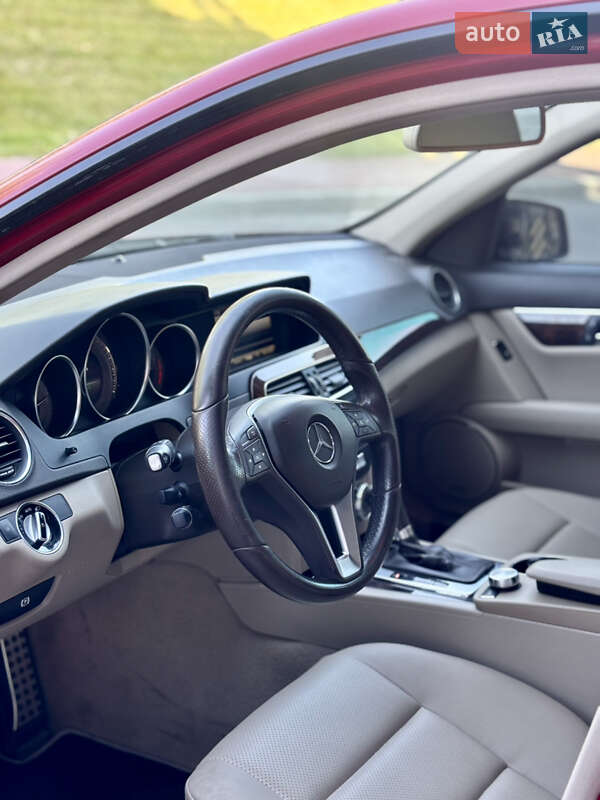 Седан Mercedes-Benz C-Class 2014 в Киеве