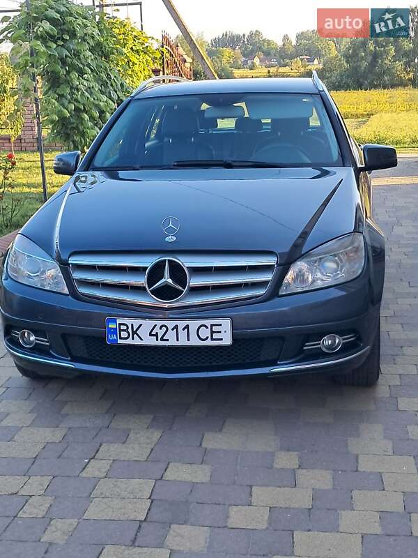Универсал Mercedes-Benz C-Class 2011 в Дубно