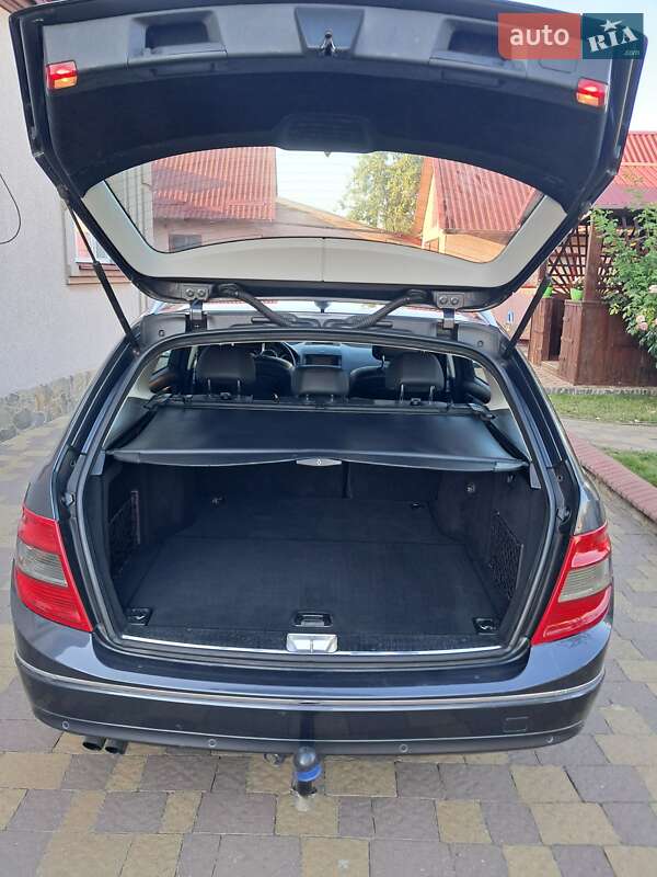 Универсал Mercedes-Benz C-Class 2011 в Дубно