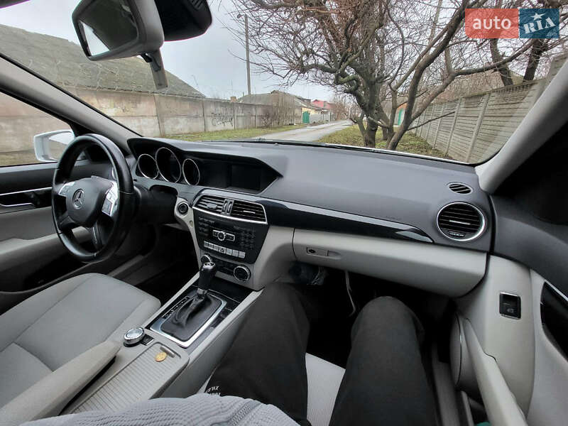 Універсал Mercedes-Benz C-Class 2011 в Чорнобаї