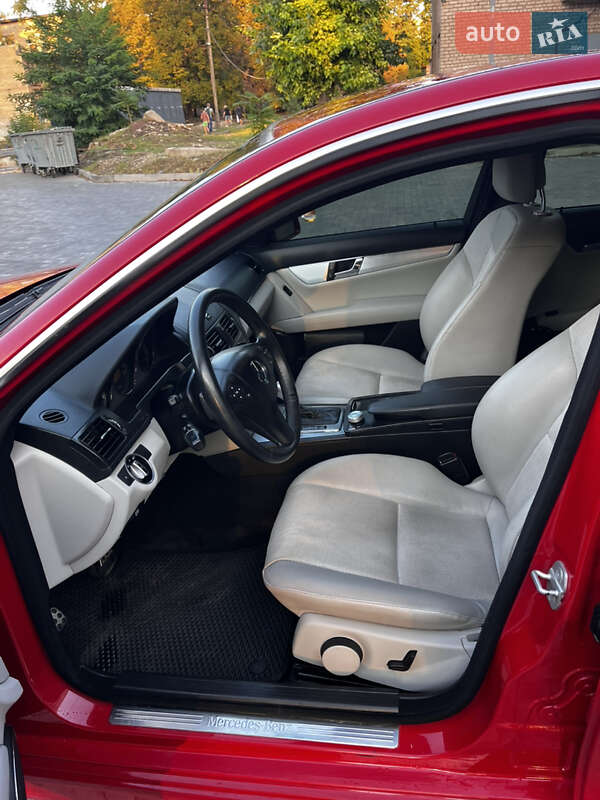 Седан Mercedes-Benz C-Class 2010 в Кривому Розі фото 13 Седан Mercedes-Benz C-Class 2010 в Кривому Розі
