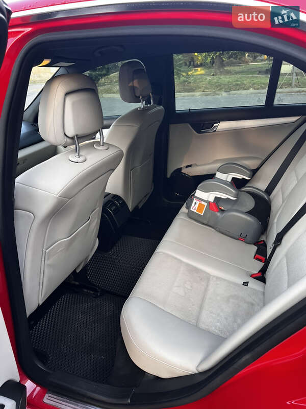 Седан Mercedes-Benz C-Class 2010 в Кривому Розі фото 20 Седан Mercedes-Benz C-Class 2010 в Кривому Розі