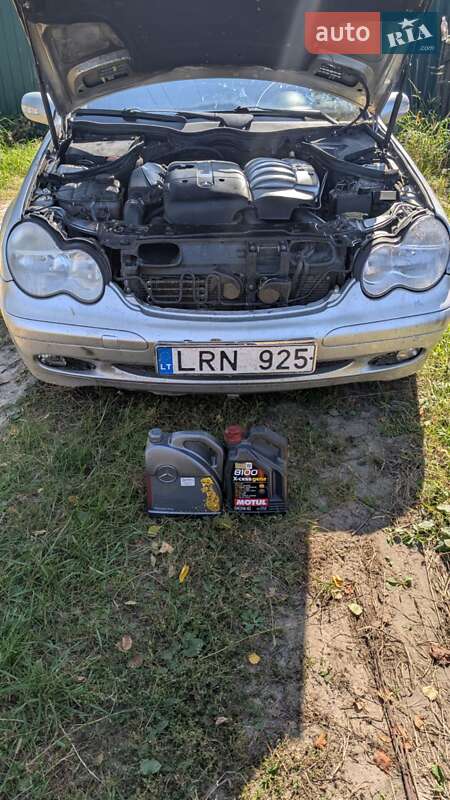 Седан Mercedes-Benz C-Class 2003 в Кривом Роге