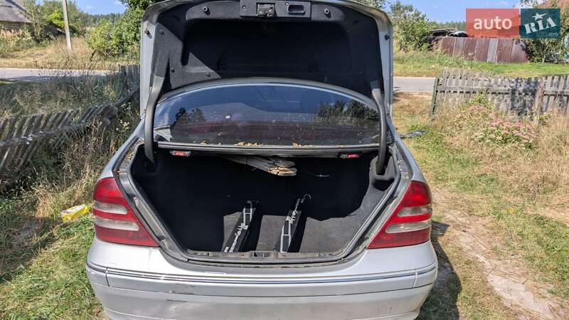 Седан Mercedes-Benz C-Class 2003 в Кривом Роге