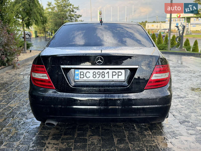 Седан Mercedes-Benz C-Class 2011 в Львове