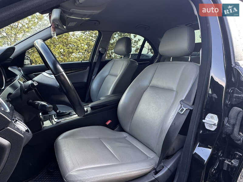 Седан Mercedes-Benz C-Class 2011 в Львове