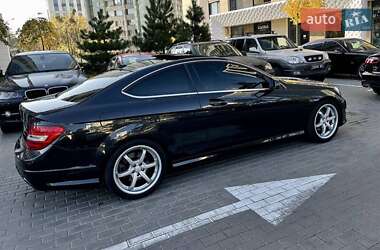 Купе Mercedes-Benz C-Class 2011 в 