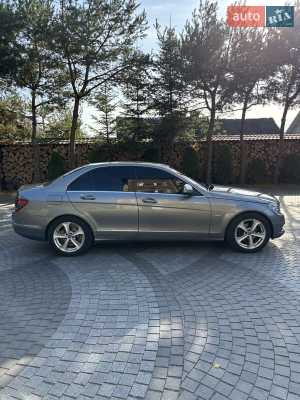 Седан Mercedes-Benz C-Class 2007 в Черновцах