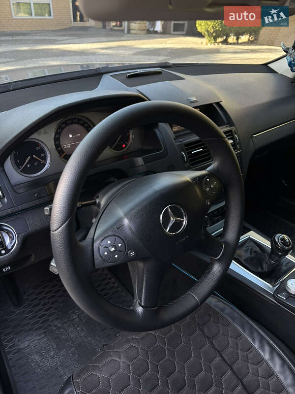 Седан Mercedes-Benz C-Class 2007 в Черновцах