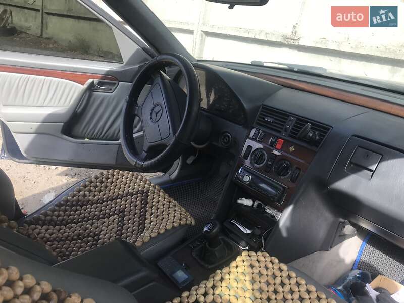 Седан Mercedes-Benz C-Class 1994 в Борисполе фото 4 Седан Mercedes-Benz C-Class 1994 в Борисполе