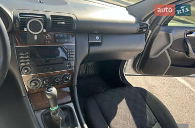 Седан Mercedes-Benz C-Class 2006 в 