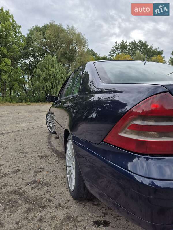 Седан Mercedes-Benz C-Class 2001 в Калуше