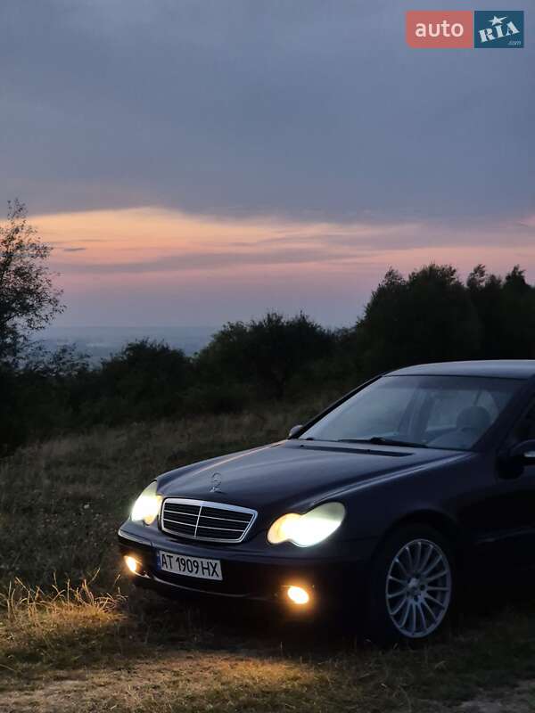Седан Mercedes-Benz C-Class 2001 в Калуше