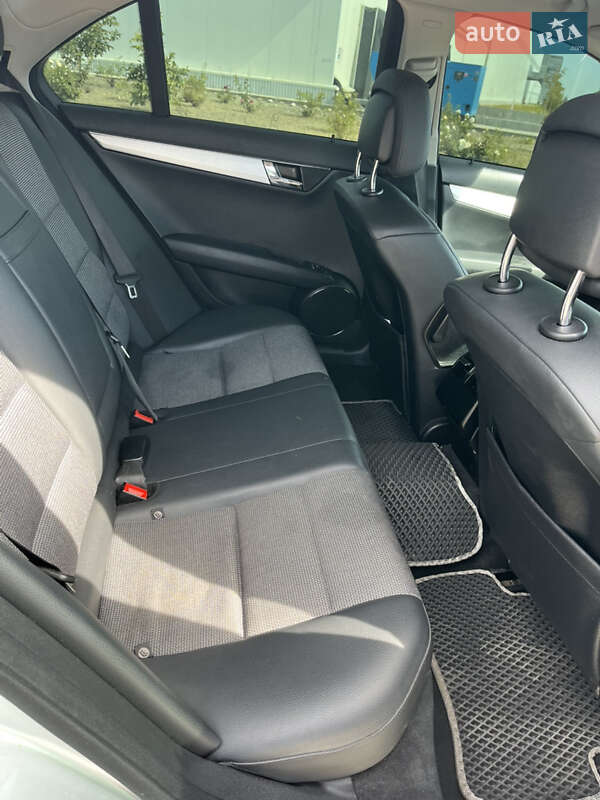 Седан Mercedes-Benz C-Class 2008 в Коростене