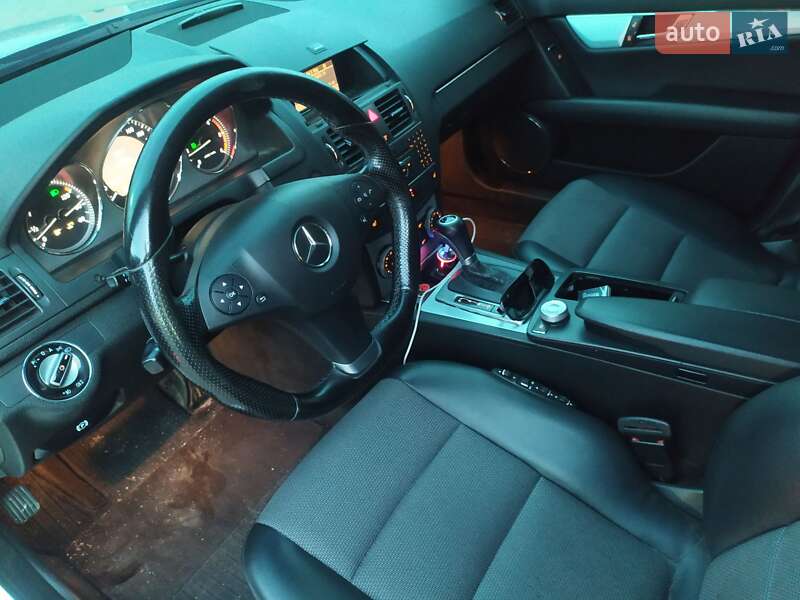 Универсал Mercedes-Benz C-Class 2009 в Снятине