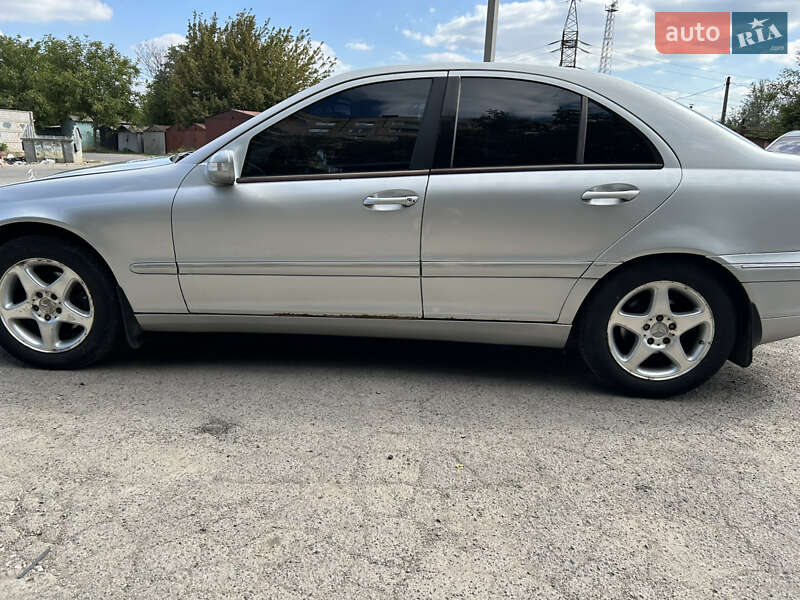 Седан Mercedes-Benz C-Class 2002 в Кривом Роге фото 5 Седан Mercedes-Benz C-Class 2002 в Кривом Роге