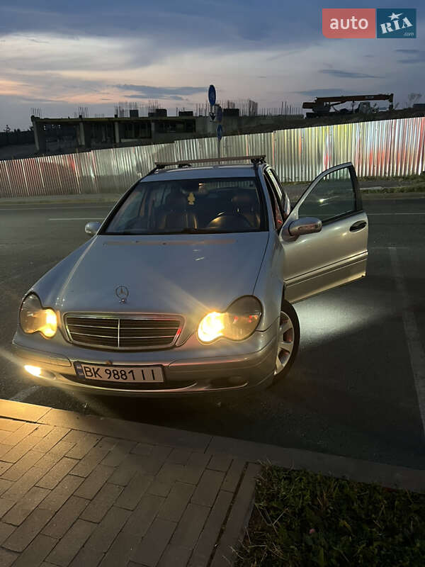 Универсал Mercedes-Benz C-Class 2002 в Ровно