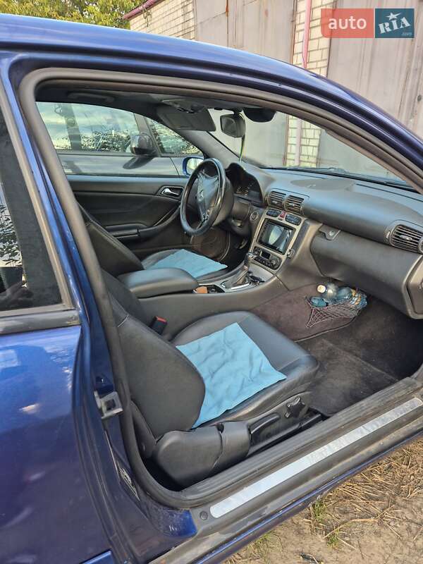 Купе Mercedes-Benz C-Class 2001 в Бучі