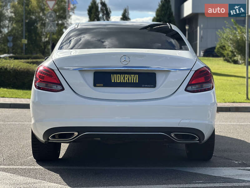 Седан Mercedes-Benz C-Class 2017 в Киеве