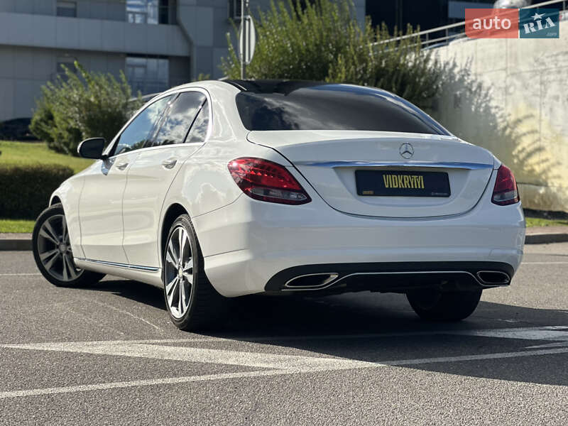 Седан Mercedes-Benz C-Class 2017 в Киеве