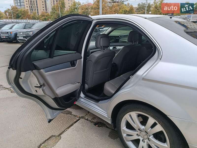 Седан Mercedes-Benz C-Class 2008 в Харкові