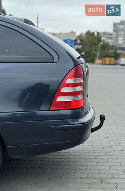 Універсал Mercedes-Benz C-Class 2004 в 