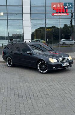 Універсал Mercedes-Benz C-Class 2004 в 
