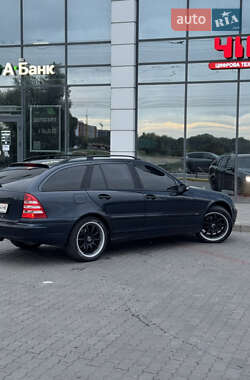 Універсал Mercedes-Benz C-Class 2004 в 