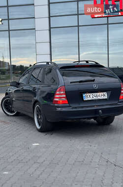 Універсал Mercedes-Benz C-Class 2004 в 