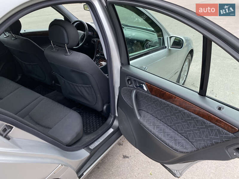 Седан Mercedes-Benz C-Class 2002 в Калиновке