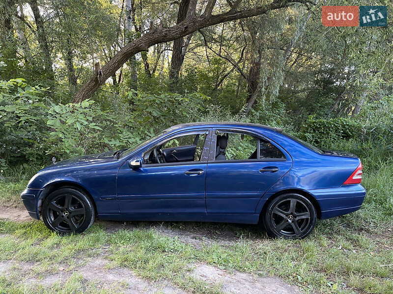 Седан Mercedes-Benz C-Class 2003 в Виннице